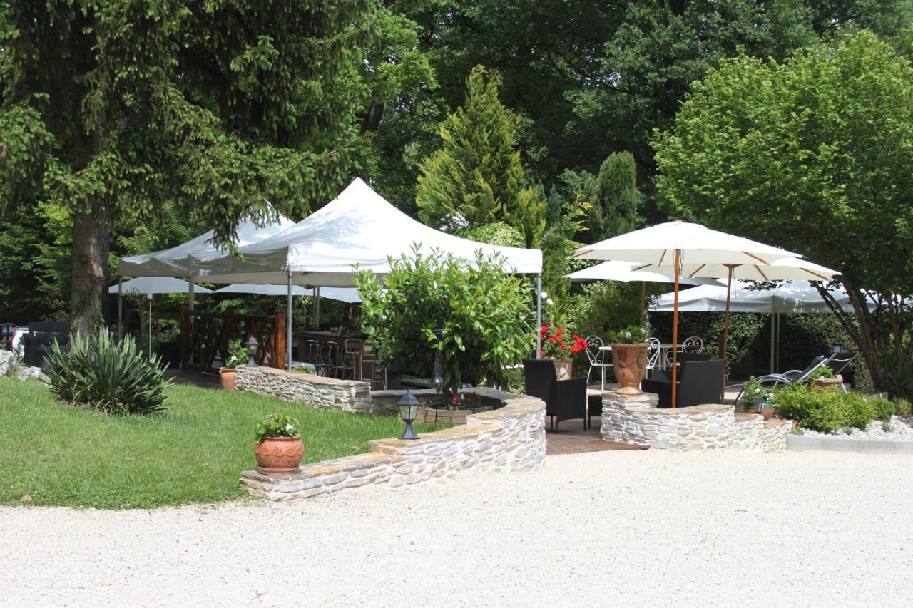 La Garenne De Morestel Exterior foto